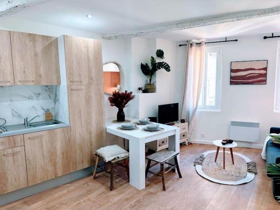 Studio Aux Pieds Des Parfumeries กราส ภายนอก รูปภาพ