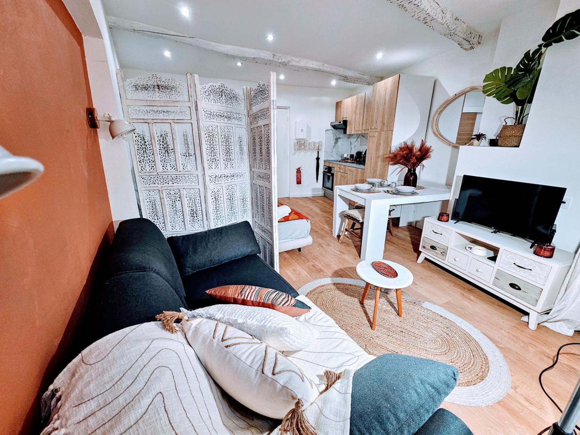 Studio Aux Pieds Des Parfumeries กราส ภายนอก รูปภาพ